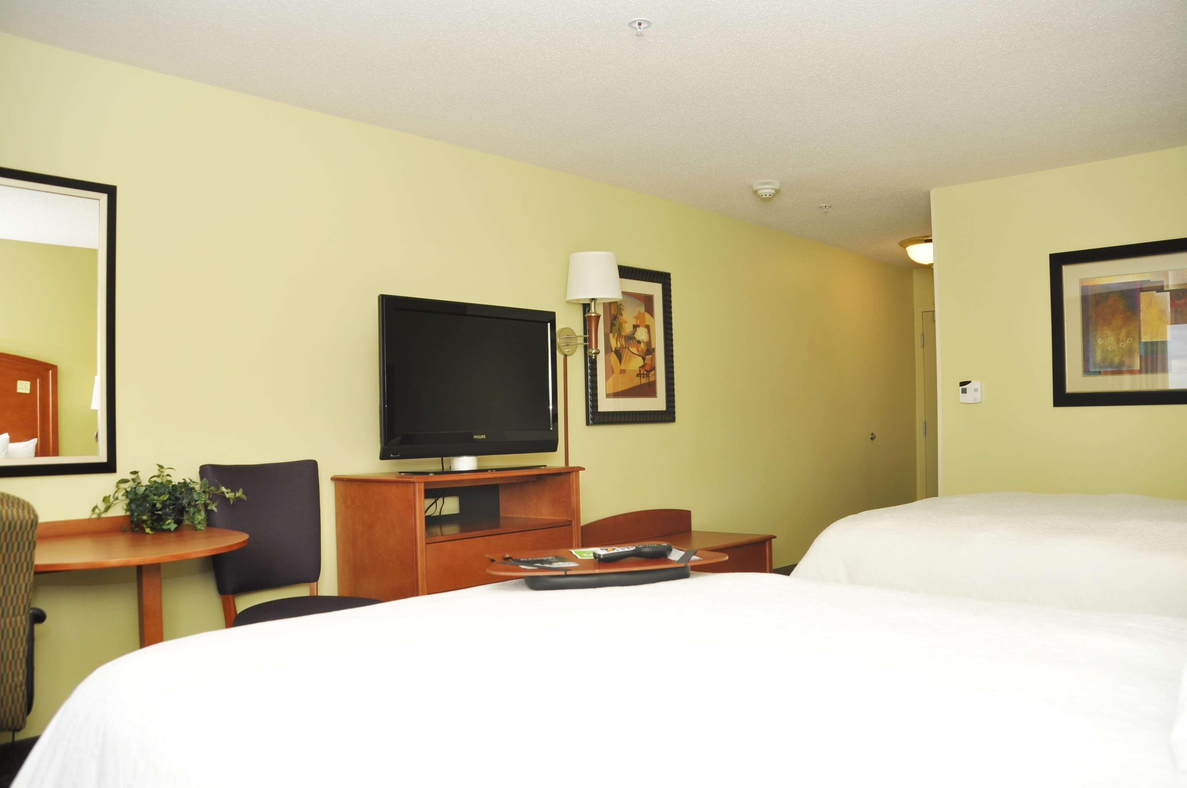 Hampton Inn Macomb Экстерьер фото