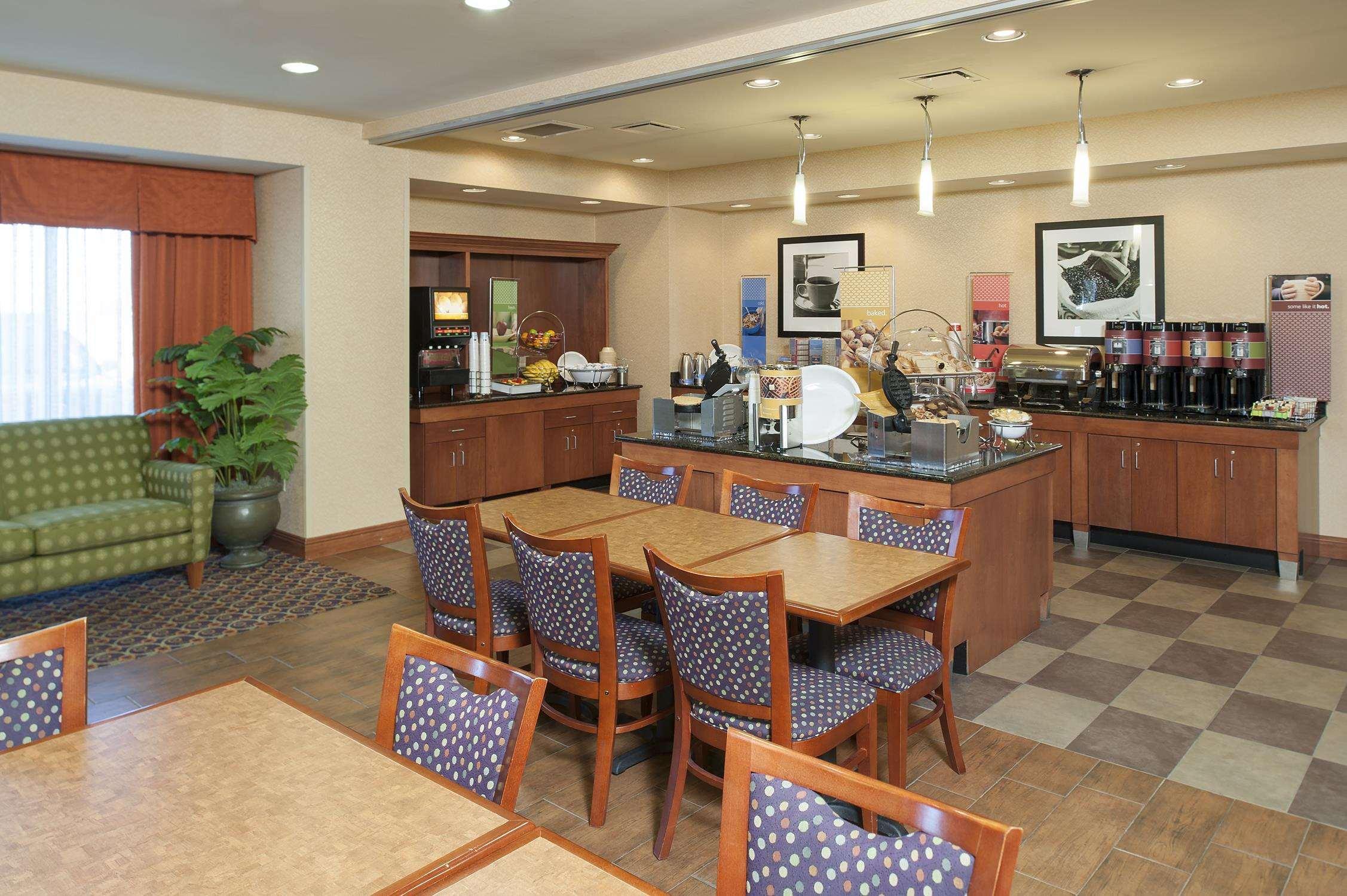 Hampton Inn Macomb Экстерьер фото