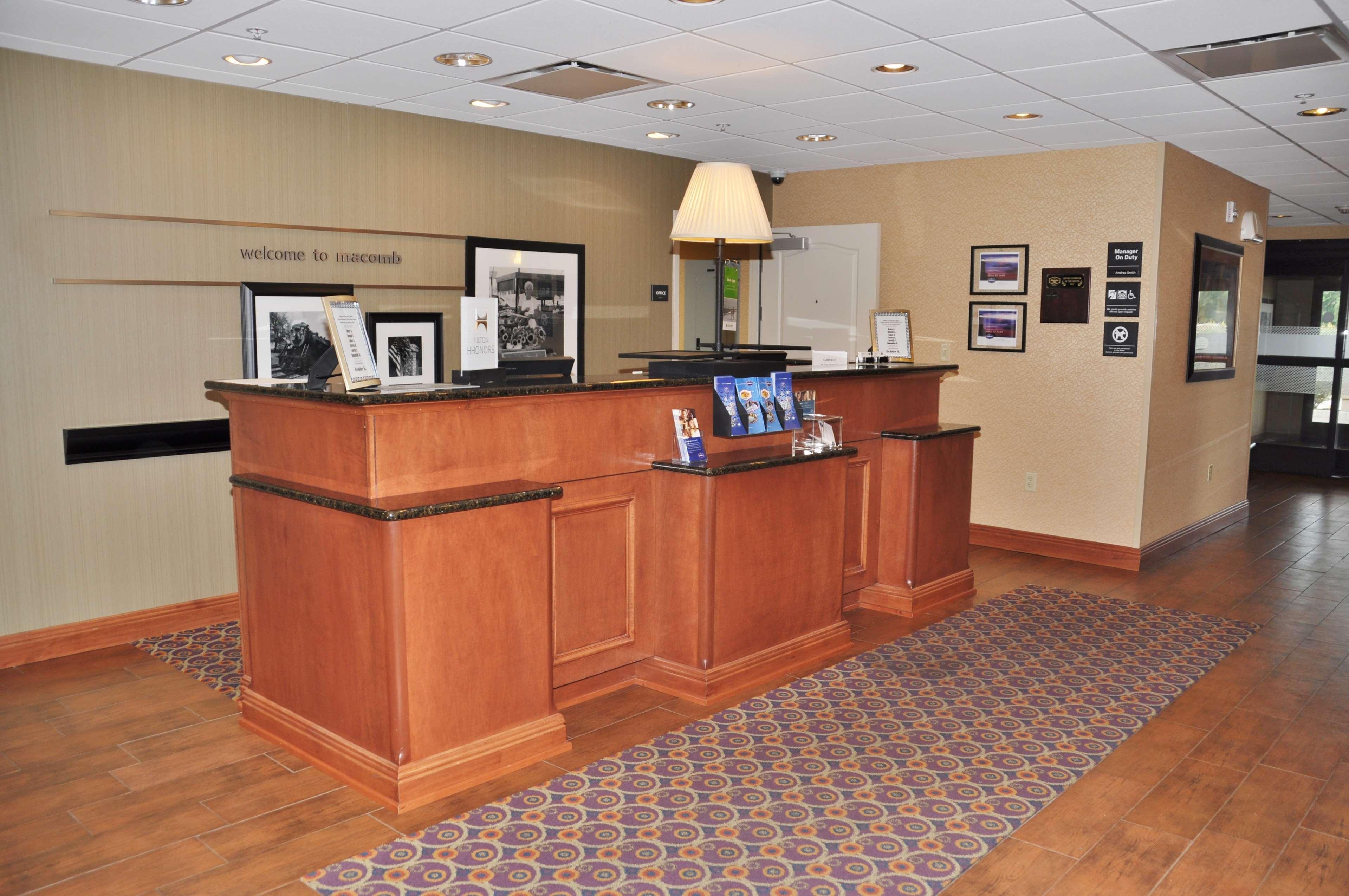 Hampton Inn Macomb Экстерьер фото