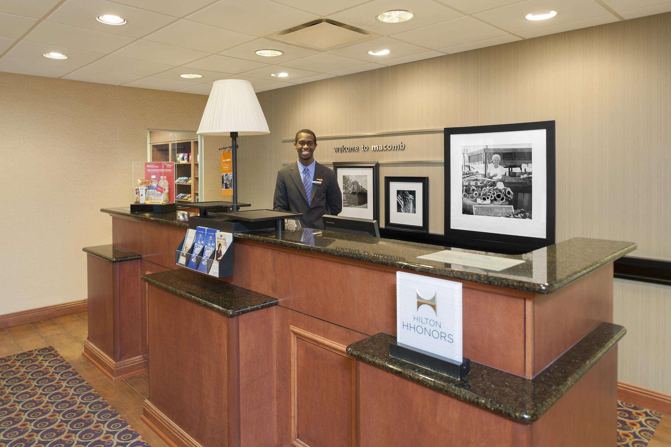 Hampton Inn Macomb Экстерьер фото