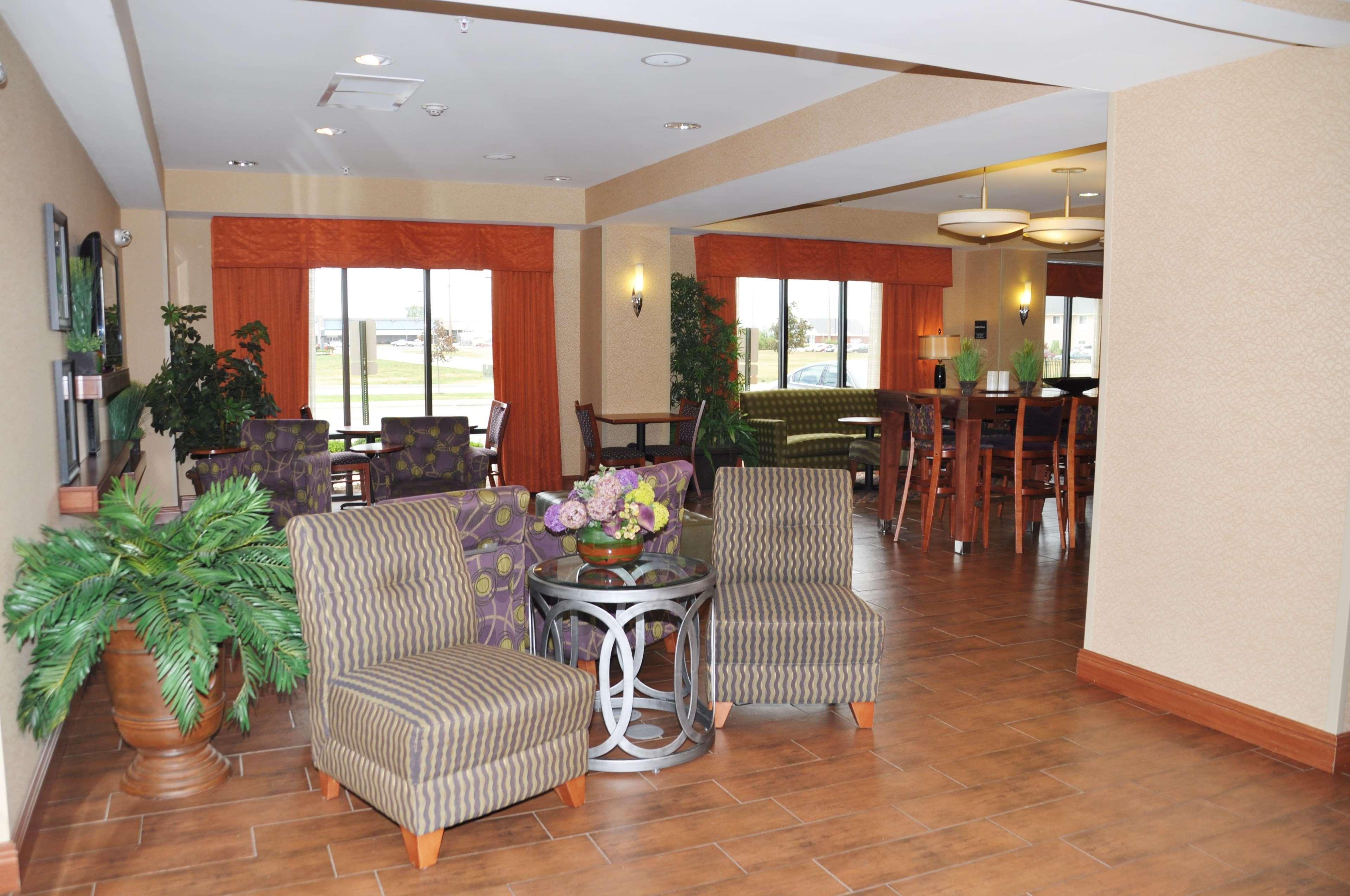 Hampton Inn Macomb Экстерьер фото