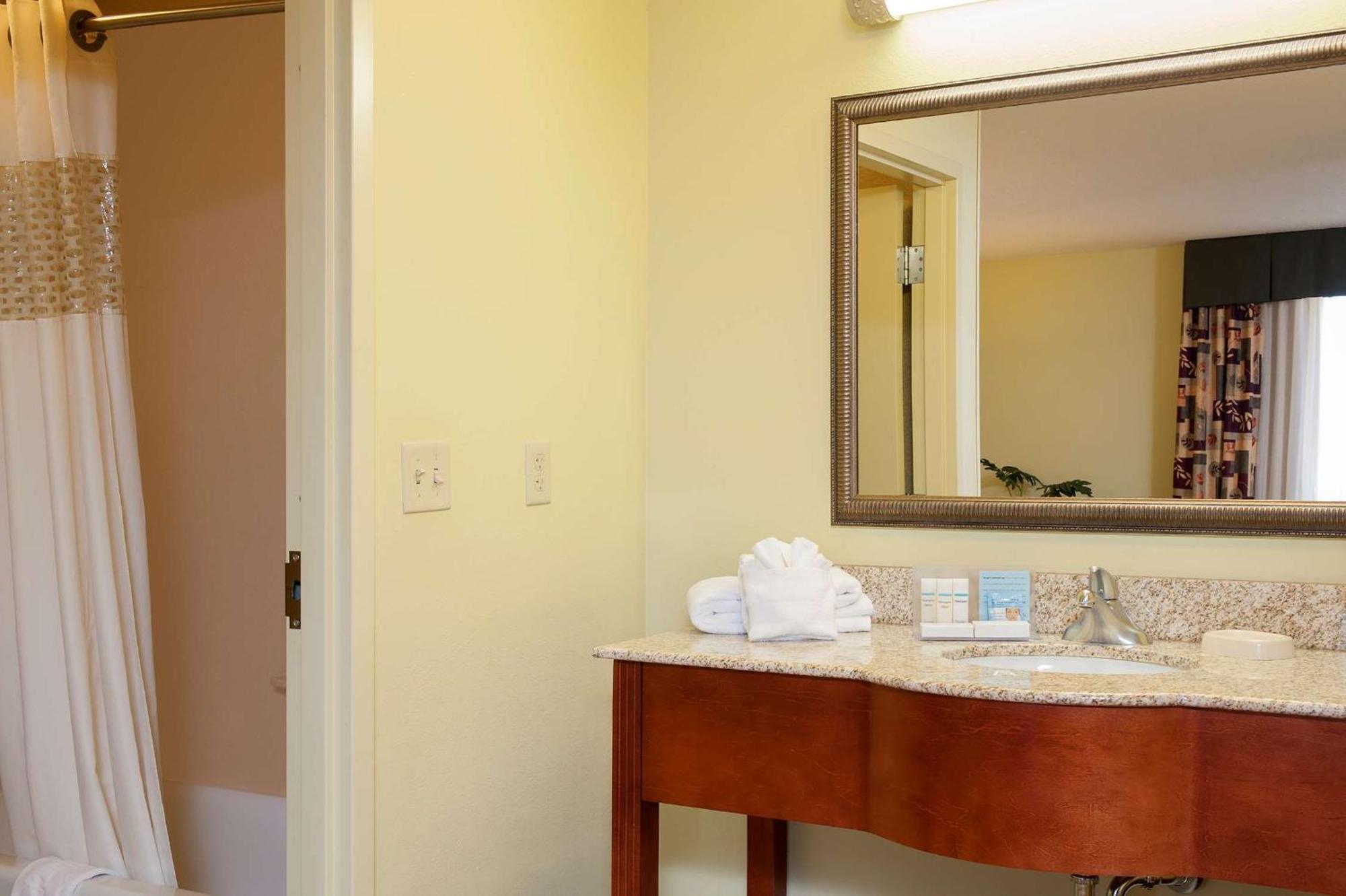 Hampton Inn Macomb Экстерьер фото