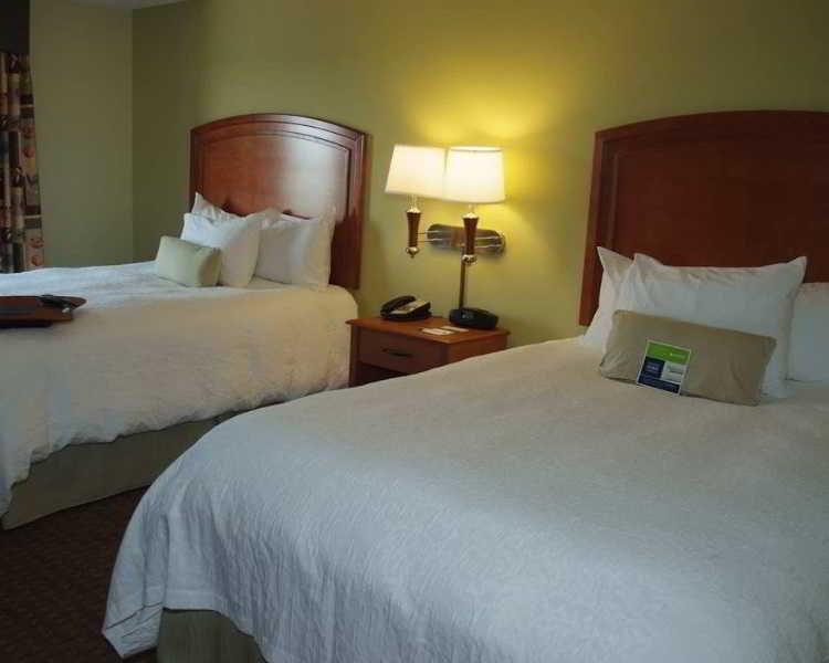 Hampton Inn Macomb Номер фото